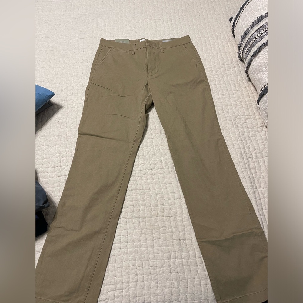 Men’s target khaki pants